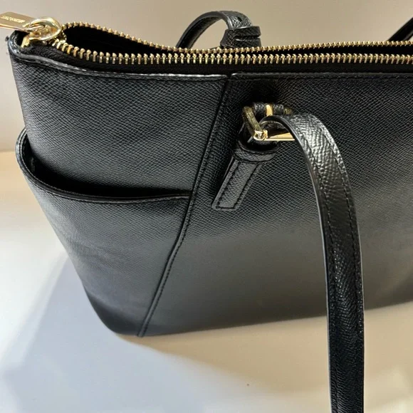 Michael Kors Elegant Black Tote - Picture 5 of 14